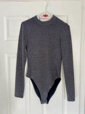 Long Sleeve Metallic Knit Open Back Bodysuit - Heathered Silver
